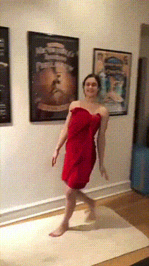 妹子和一条浴巾的精彩表演